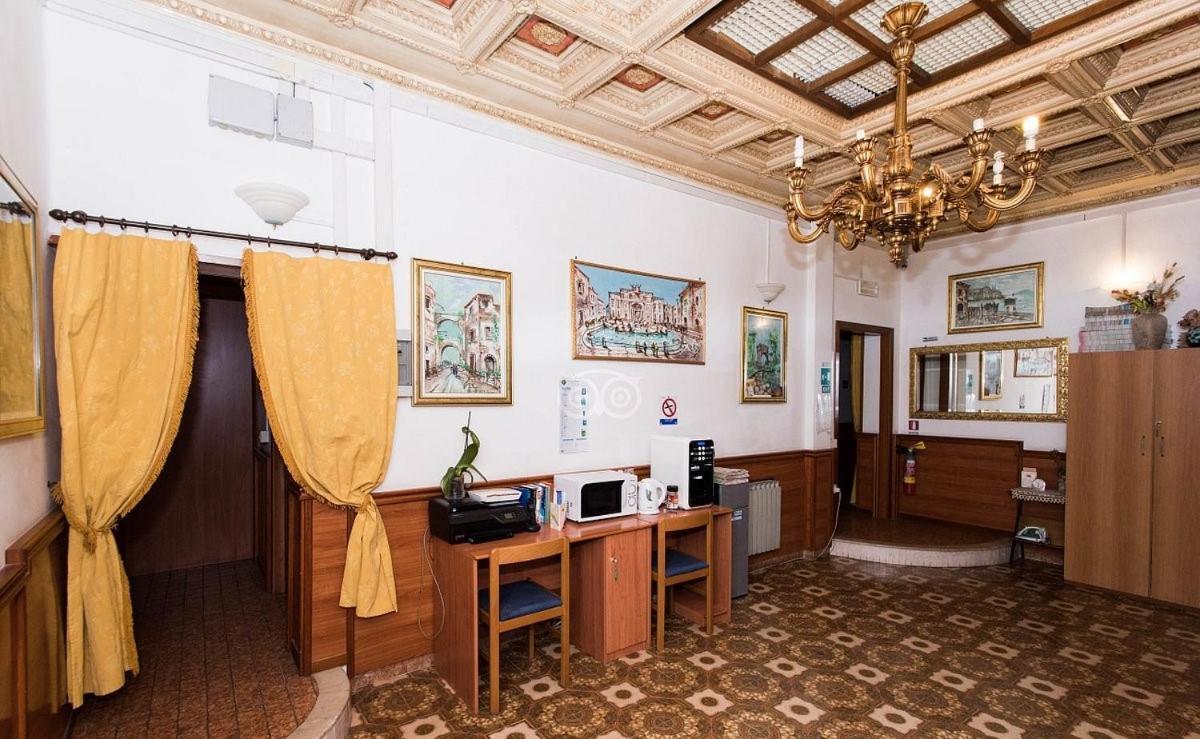 Hotel Artromano Bagian luar foto