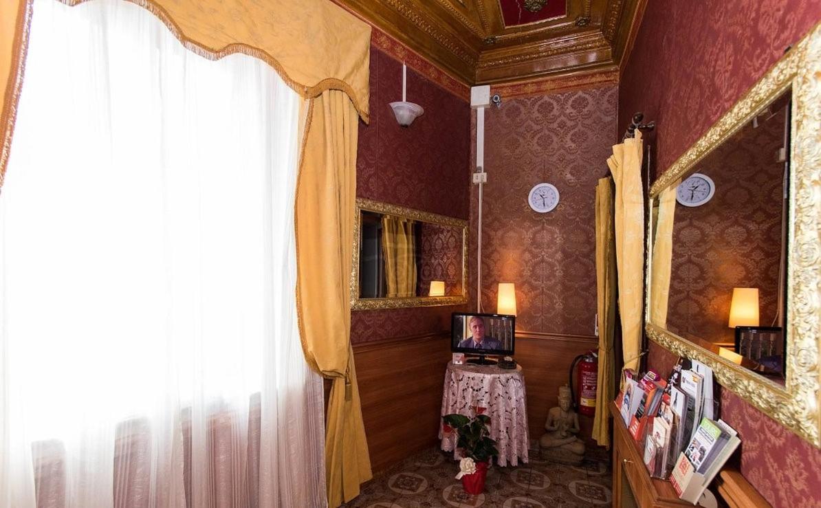 Hotel Artromano Bagian luar foto