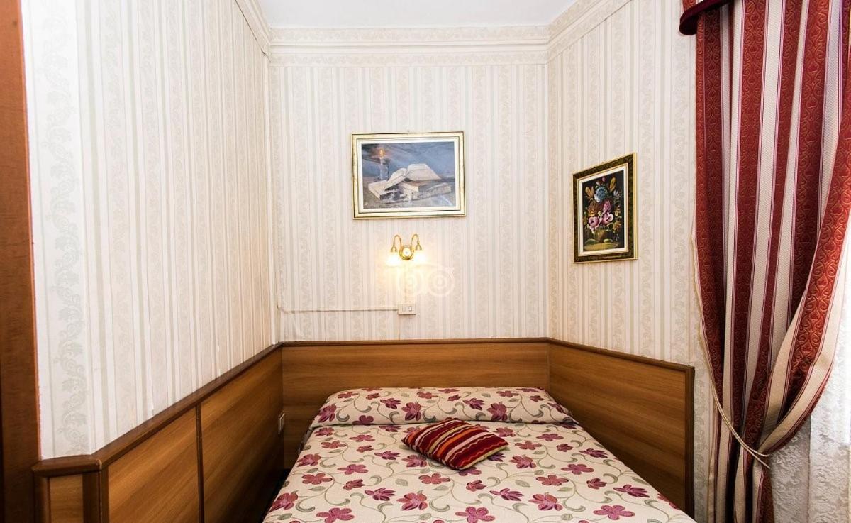 Hotel Artromano Bagian luar foto